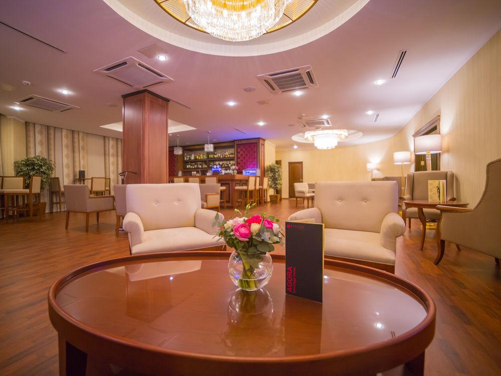 Ramada By Wyndham Almaty Hotel Kültér fotó