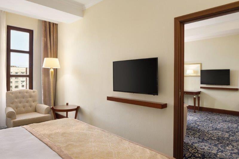 Ramada By Wyndham Almaty Hotel Kültér fotó